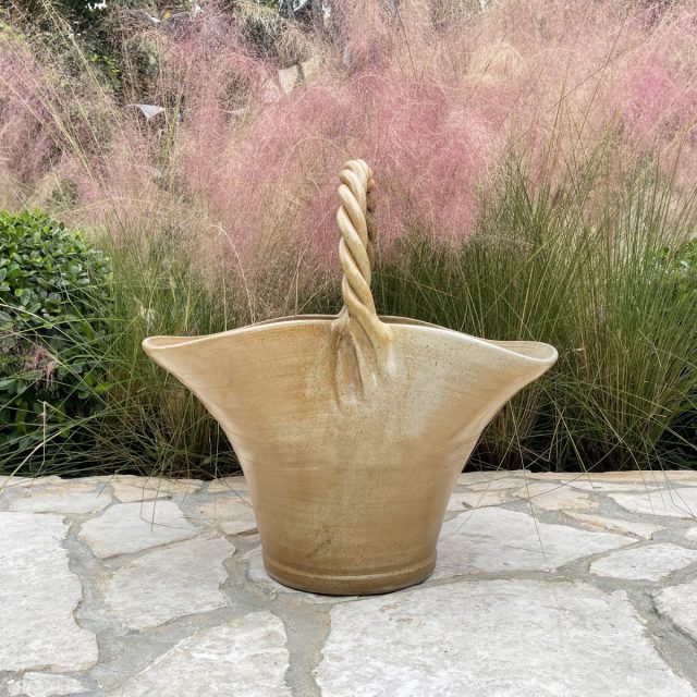 Basket-shaped planter